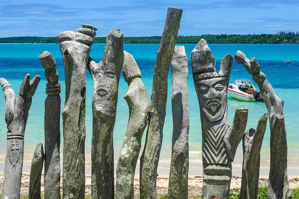 découvrez les principales disparités dans l'accès et le coût des assurances entre l'outre-mer et la métropole, ainsi que leurs impacts sur les habitants et les solutions envisagées.