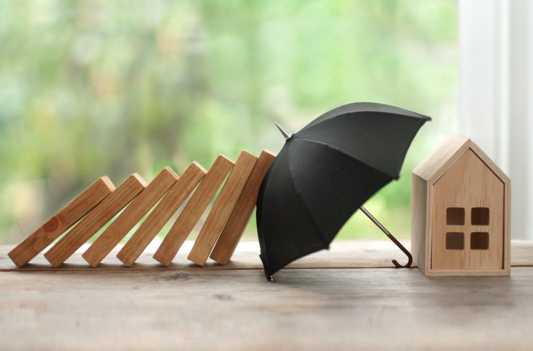 découvrez comment le réchauffement climatique rend certains logements inassurables et les conséquences pour les propriétaires. analyse des risques liés aux catastrophes naturelles et solutions pour protéger votre habitation.