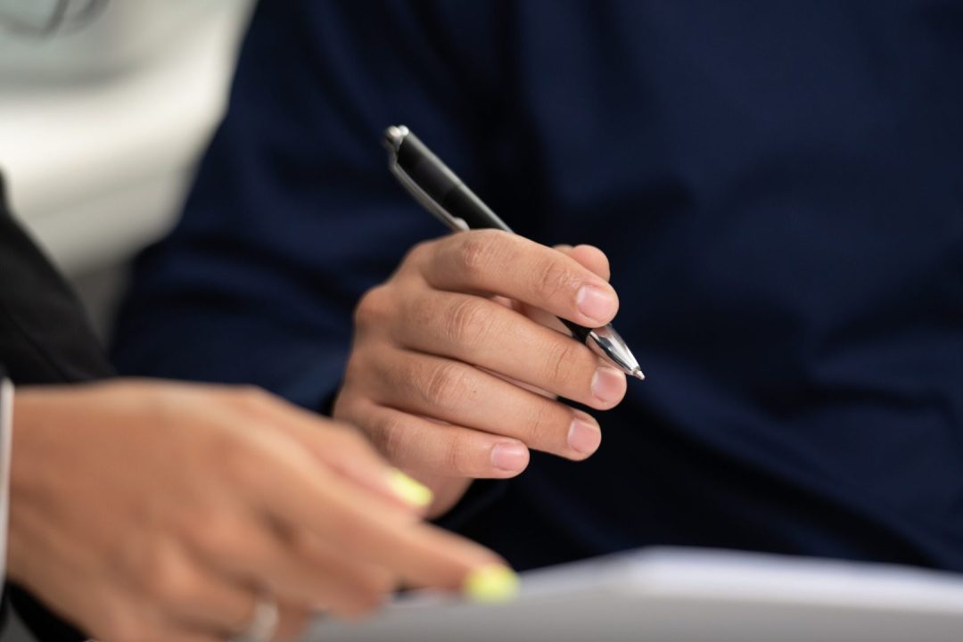 découvrez les coûts cachés et les dépenses souvent méconnues de l'assurance habitation pour mieux gérer votre budget et éviter les surprises.