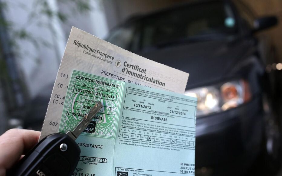 découvrez la nouvelle clause d'assurance couvrant les dommages liés aux troubles publics pour votre voiture et votre habitation, afin de protéger vos biens en cas de manifestations ou d'émeutes.