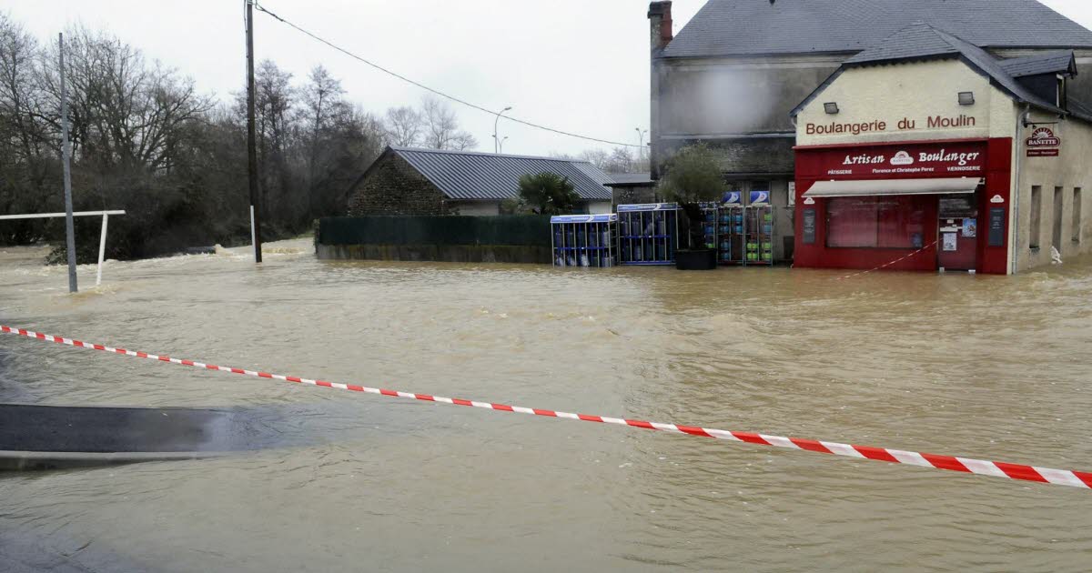 découvrez l'augmentation record des prix des assurances habitation dans le sud-ouest, impactée par la fréquence des tempêtes et des inondations ces dernières années.