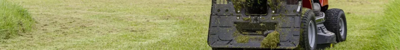 découvrez les obligations légales pour l'assurance de votre tracteur tondeuse et protégez votre équipement conformément à la réglementation en vigueur.