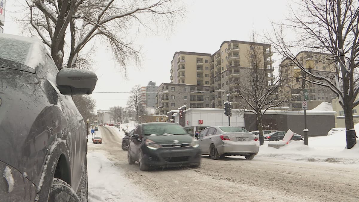 découvrez les raisons de la hausse des primes d'assurance inondation et comment protéger votre bien face aux risques croissants de catastrophes naturelles.