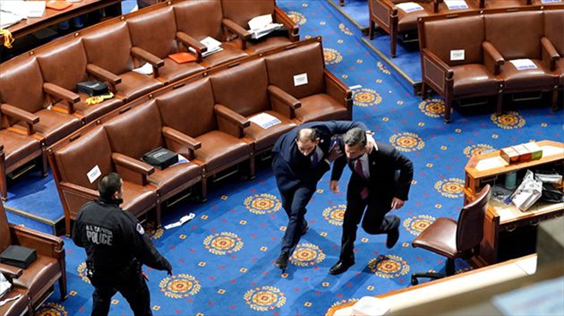 découvrez le chaos survenu lors du gala de la presse à washington, un événement marqué par des moments inattendus et une ambiance électrique.